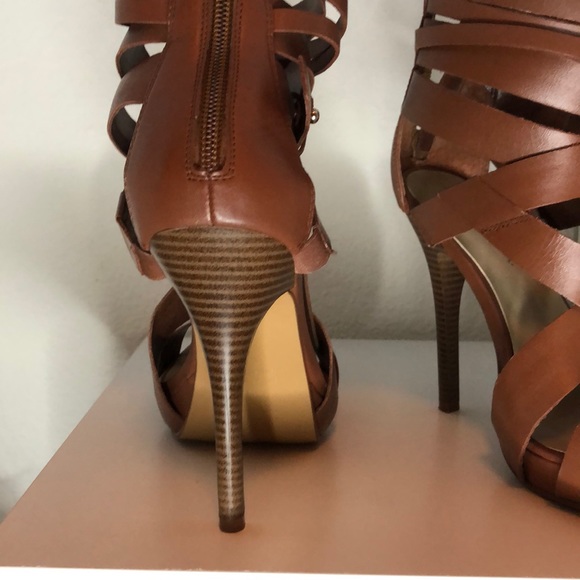 Heels - Picture 3 of 4